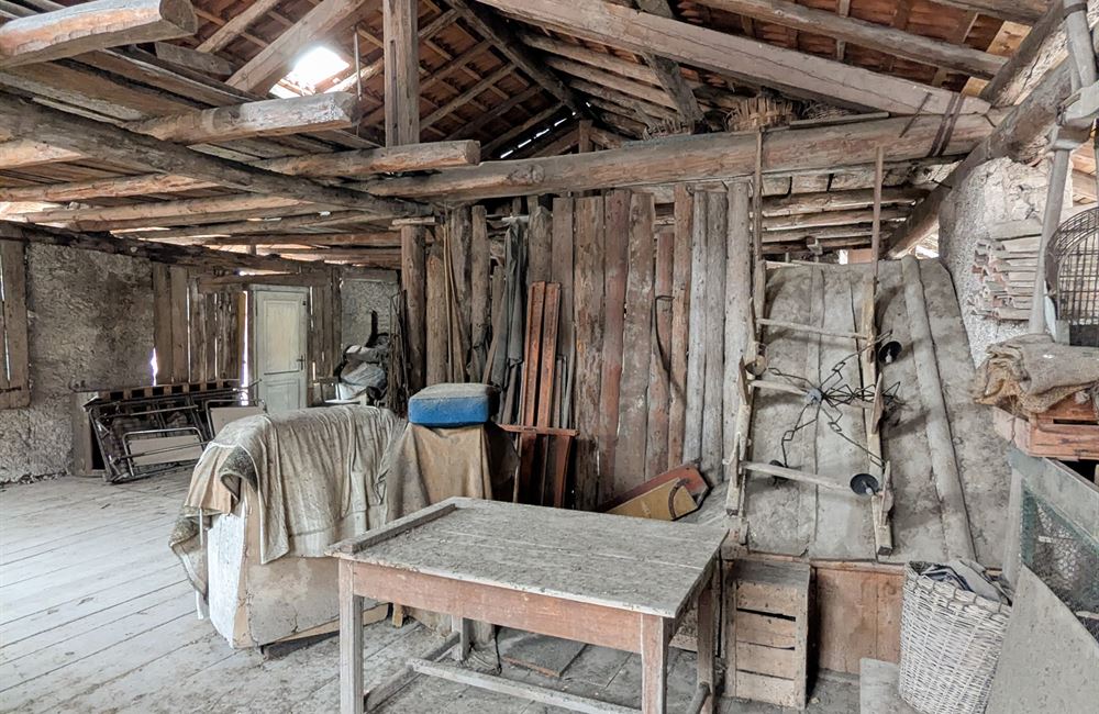 VENDITA EDIFICIO CIELO-TERRA NEL CUORE DI LEGOS – LEDRO - Vendita Edificio terra-cielo Ledro (fraz. Legos) Valle di Ledro