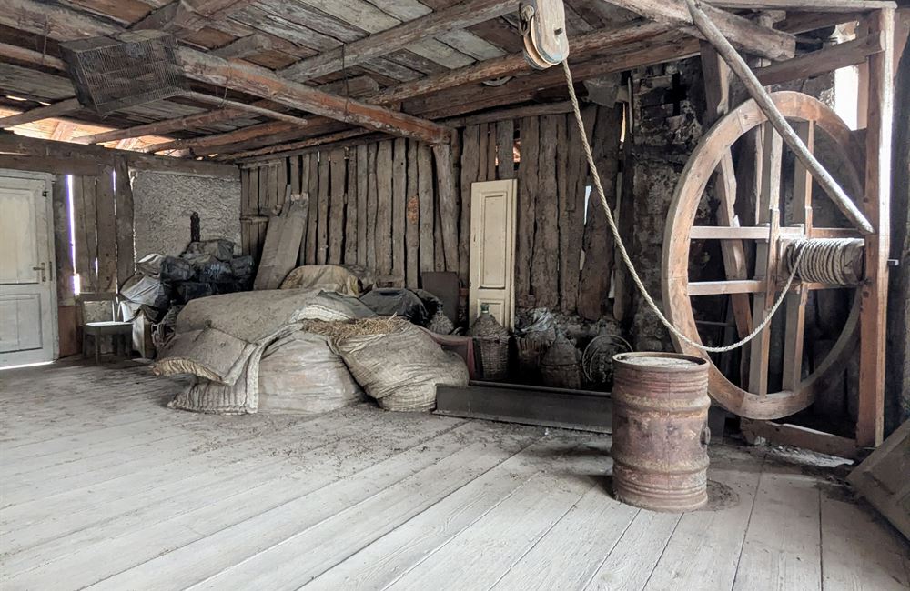 VENDITA EDIFICIO CIELO-TERRA NEL CUORE DI LEGOS – LEDRO - Vendita Edificio terra-cielo Ledro (fraz. Legos) Valle di Ledro