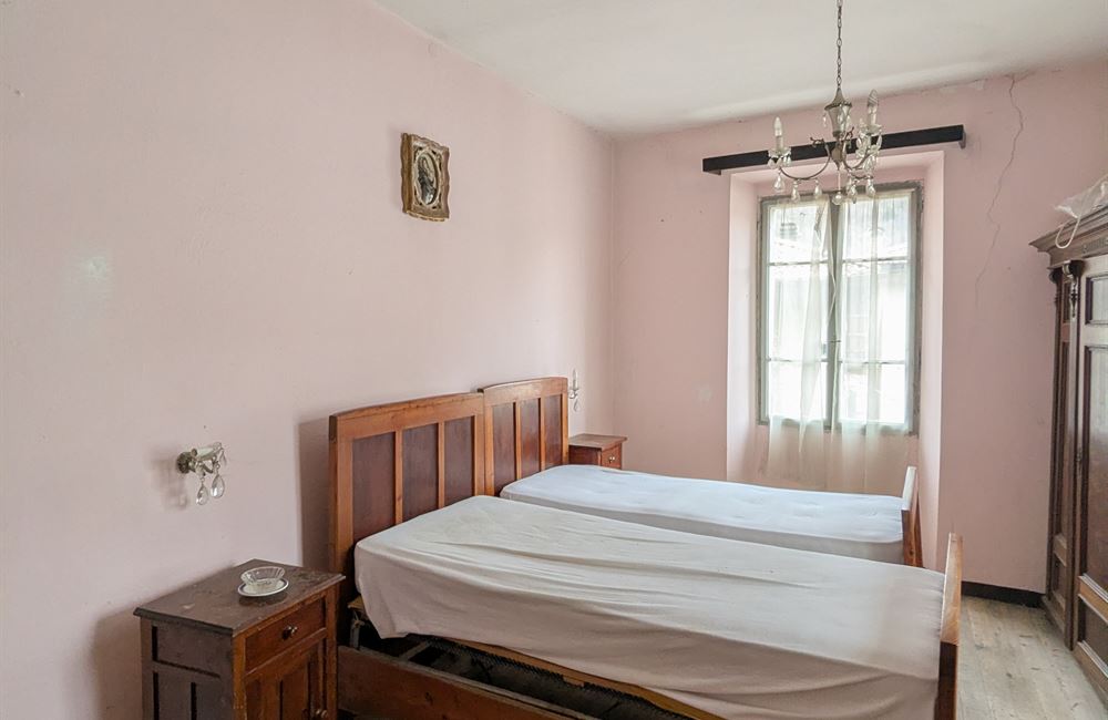 VENDITA EDIFICIO CIELO-TERRA NEL CUORE DI LEGOS – LEDRO - Vendita Edificio terra-cielo Ledro (fraz. Legos) Valle di Ledro