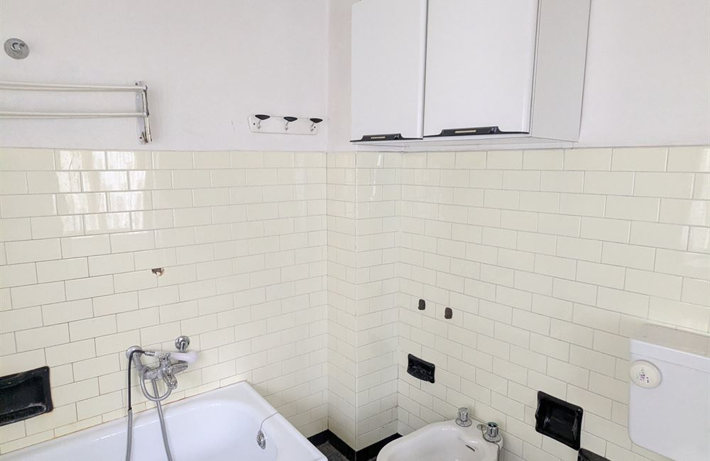 VENDITA EDIFICIO CIELO-TERRA NEL CUORE DI LEGOS – LEDRO - Vendita Edificio terra-cielo Ledro (fraz. Legos) Valle di Ledro