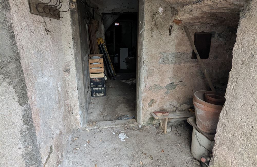 VENDITA EDIFICIO CIELO-TERRA NEL CUORE DI LEGOS – LEDRO - Vendita Edificio terra-cielo Ledro (fraz. Legos) Valle di Ledro