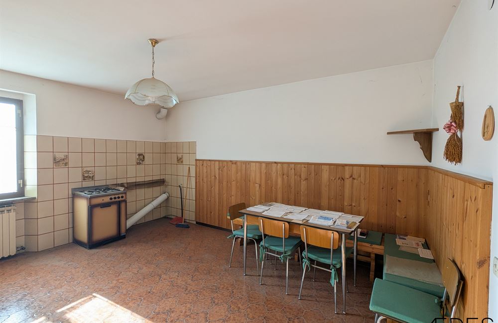 AMPIO QUADRILOCALE CON NUMEROSE PERTINENZE ESCLUSIVE - Vendita Appartamento quadrilocale Borgo Chiese (fraz. Condino) Altro