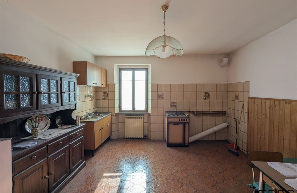 AMPIO QUADRILOCALE CON NUMEROSE PERTINENZE ESCLUSIVE - Vendita Appartamento quadrilocale Borgo Chiese (fraz. Condino) Altro