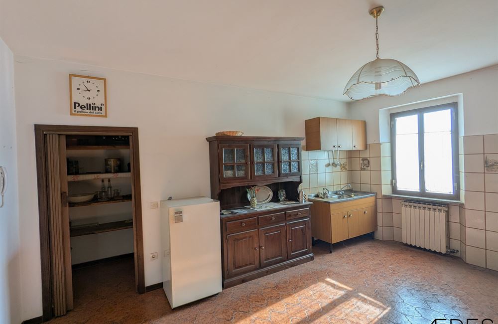 AMPIO QUADRILOCALE CON NUMEROSE PERTINENZE ESCLUSIVE - Vendita Appartamento quadrilocale Borgo Chiese (fraz. Condino) Altro