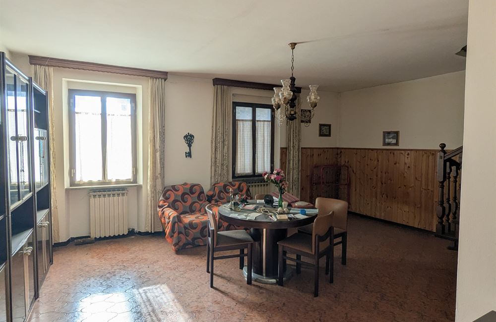 AMPIO QUADRILOCALE CON NUMEROSE PERTINENZE ESCLUSIVE - Vendita Appartamento quadrilocale Borgo Chiese (fraz. Condino) Altro