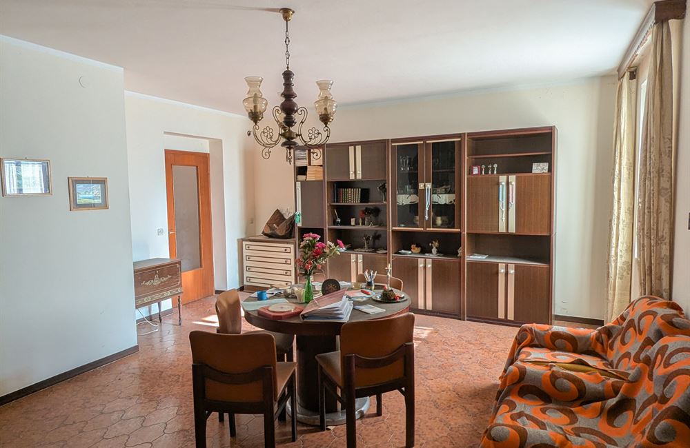 AMPIO QUADRILOCALE CON NUMEROSE PERTINENZE ESCLUSIVE - Vendita Appartamento quadrilocale Borgo Chiese (fraz. Condino) Altro