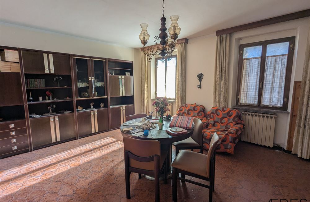 AMPIO QUADRILOCALE CON NUMEROSE PERTINENZE ESCLUSIVE - Vendita Appartamento quadrilocale Borgo Chiese (fraz. Condino) Altro