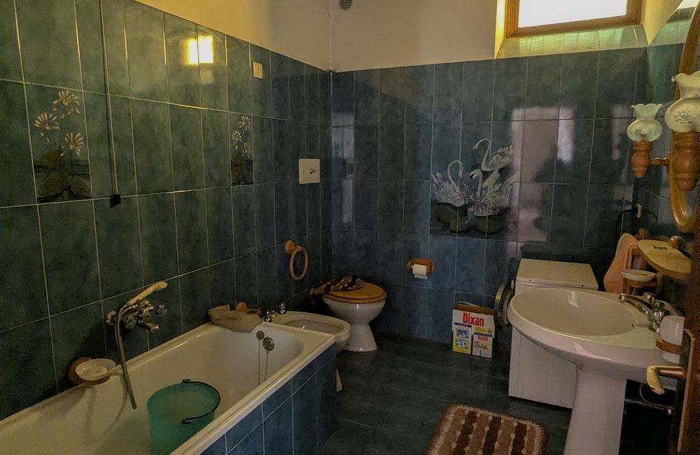 AMPIO QUADRILOCALE CON NUMEROSE PERTINENZE ESCLUSIVE - Vendita Appartamento quadrilocale Borgo Chiese (fraz. Condino) Altro