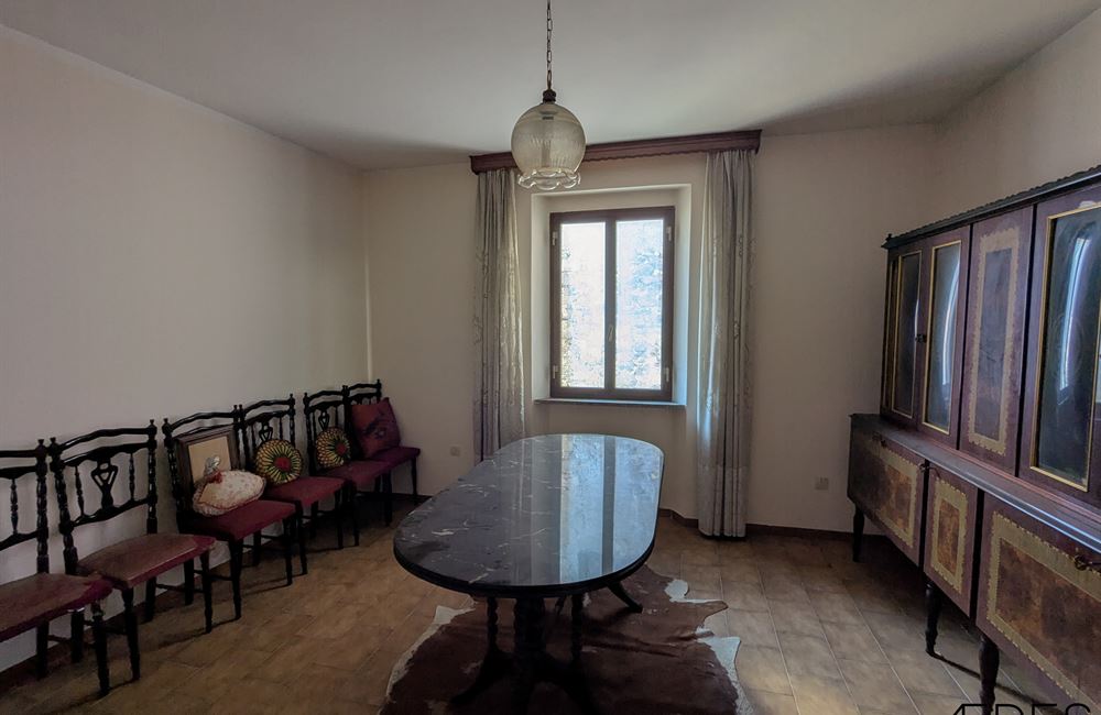 AMPIO QUADRILOCALE CON NUMEROSE PERTINENZE ESCLUSIVE - Vendita Appartamento quadrilocale Borgo Chiese (fraz. Condino) Altro