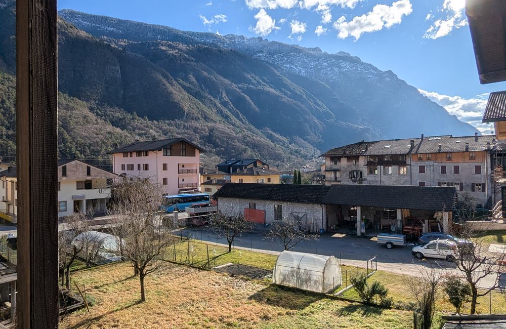 AMPIO QUADRILOCALE CON NUMEROSE PERTINENZE ESCLUSIVE - Vendita Appartamento quadrilocale Borgo Chiese (fraz. Condino) Altro