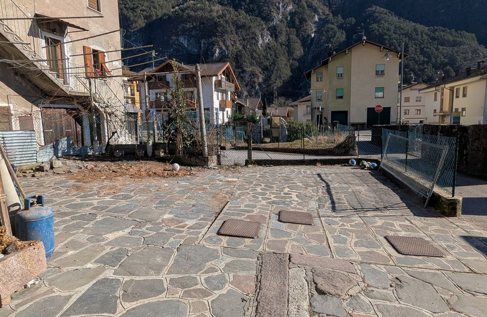 AMPIO QUADRILOCALE CON NUMEROSE PERTINENZE ESCLUSIVE - Vendita Appartamento quadrilocale Borgo Chiese (fraz. Condino) Altro