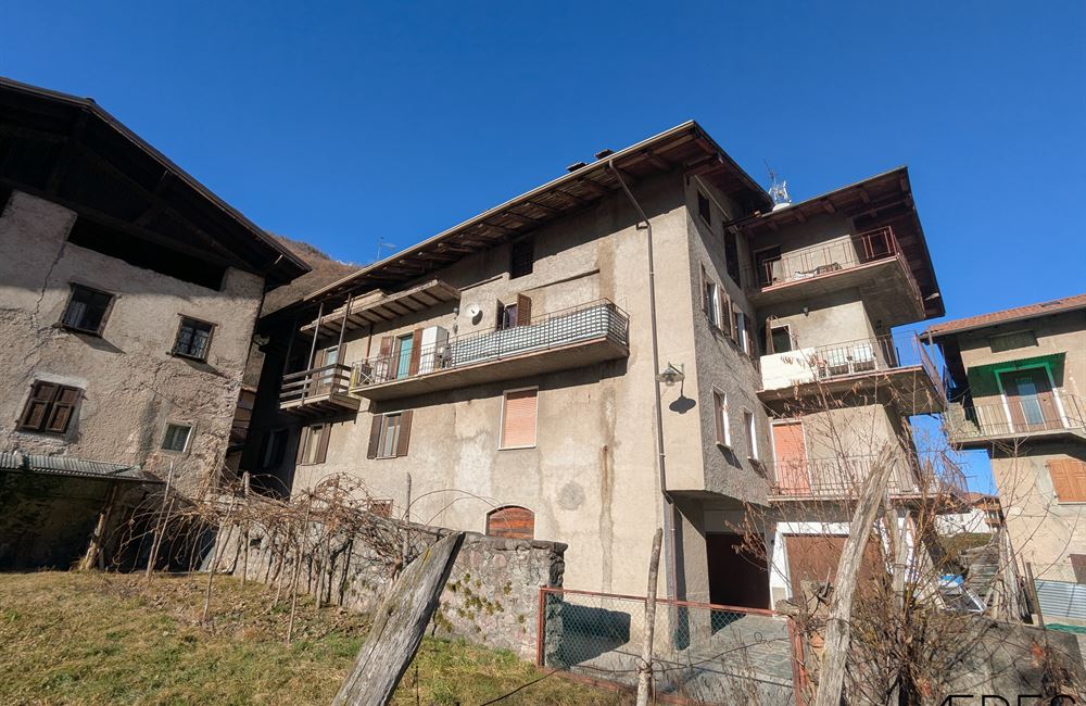 AMPIO QUADRILOCALE CON NUMEROSE PERTINENZE ESCLUSIVE - Vendita Appartamento quadrilocale Borgo Chiese (fraz. Condino) Altro