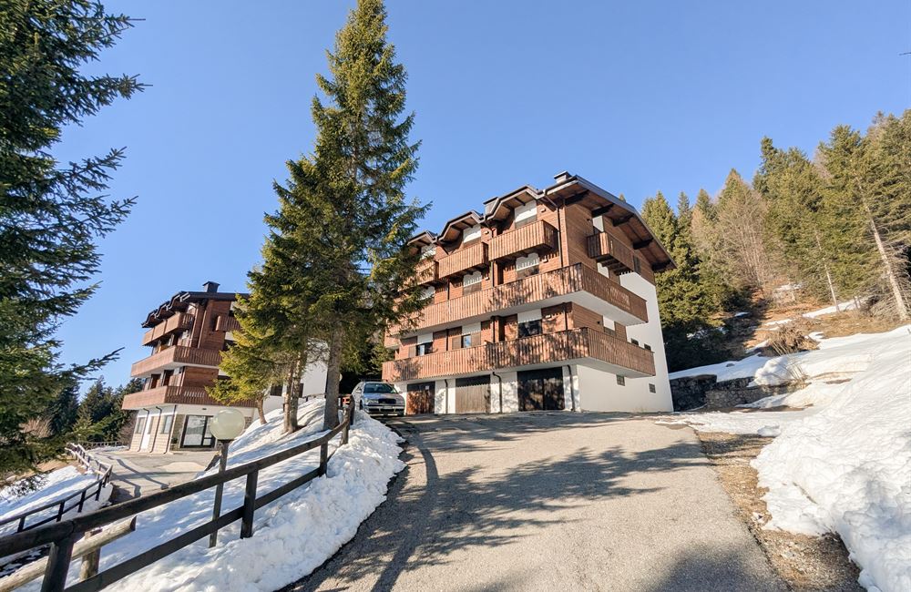 MONOLOCALE CON BALCONE E CANTINA - Vendita Appartamento monolocale Loc. Tremalzo  Valle di Ledro