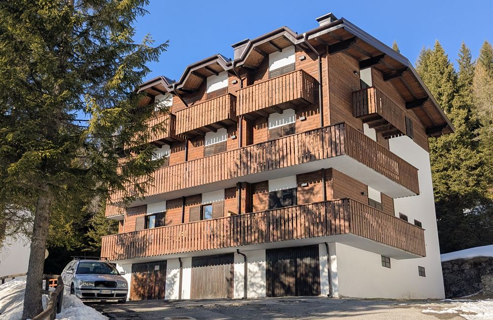 MONOLOCALE CON BALCONE E CANTINA - Vendita Appartamento monolocale Loc. Tremalzo  Valle di Ledro