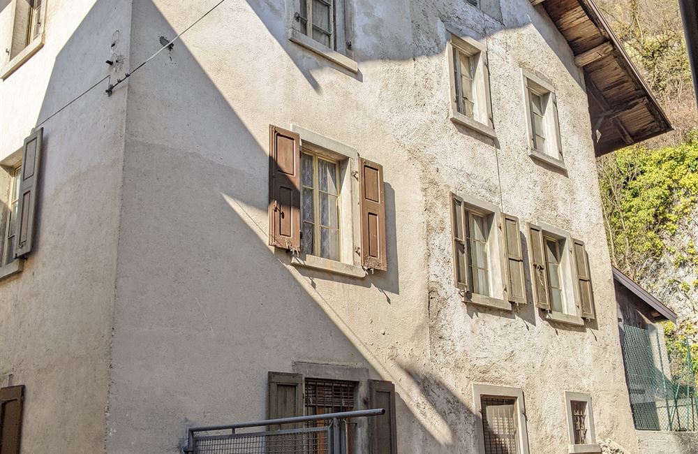 EDIFICIO CIELO-TERRA NEL CENTRO STORICO DI BEZZECCA - Vendita Edificio terra-cielo Ledro (fraz. Bezzecca) Valle di Ledro
