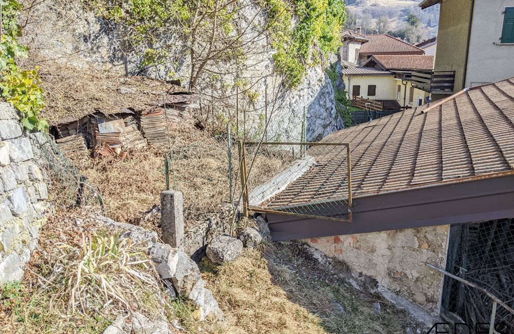 EDIFICIO CIELO-TERRA NEL CENTRO STORICO DI BEZZECCA - Vendita Edificio terra-cielo Ledro (fraz. Bezzecca) Valle di Ledro
