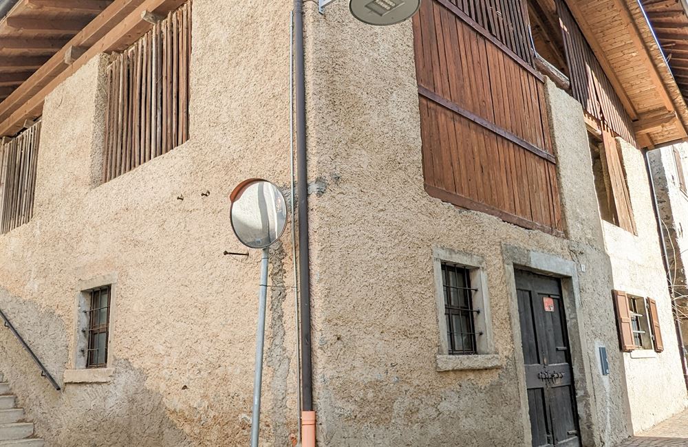 ANTICO FIENILE DA RISTRUTTURARE A LOCCA - Vendita Fienile Ledro (fraz. Locca) Valle di Ledro