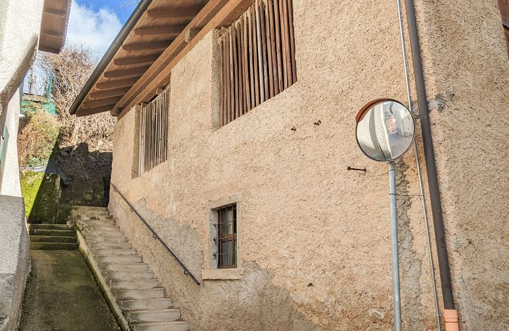ANTICO FIENILE DA RISTRUTTURARE A LOCCA - Vendita Fienile Ledro (fraz. Locca) Valle di Ledro