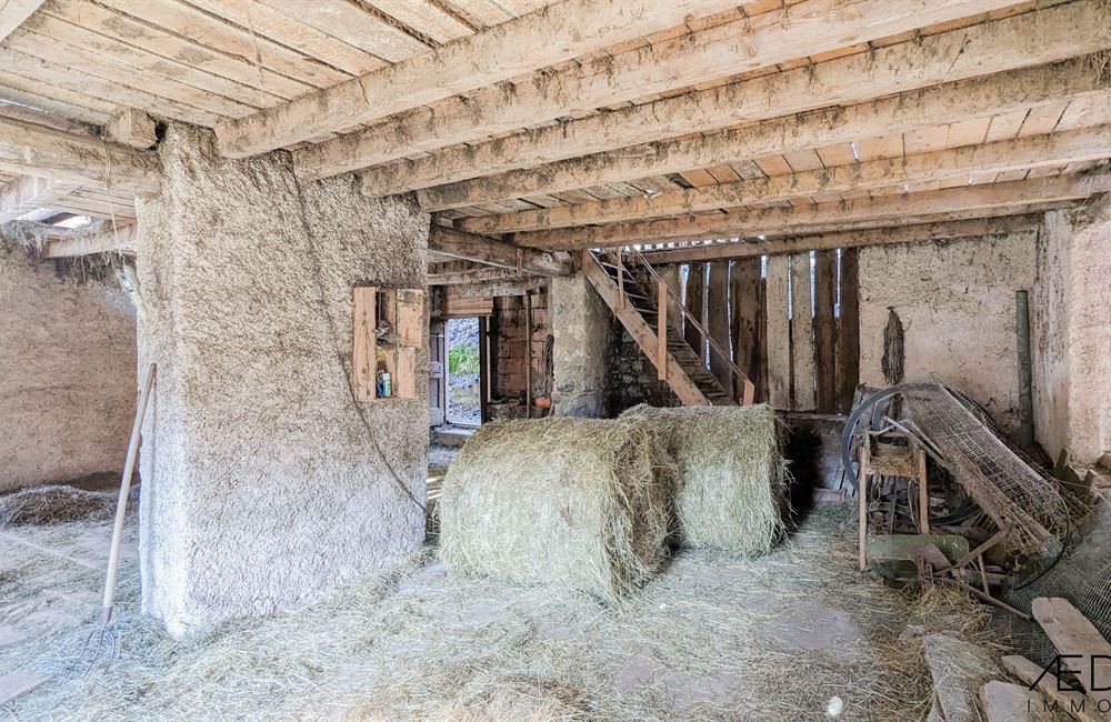 ANTICO FIENILE DA RISTRUTTURARE A LOCCA - Vendita Fienile Ledro (fraz. Locca) Valle di Ledro