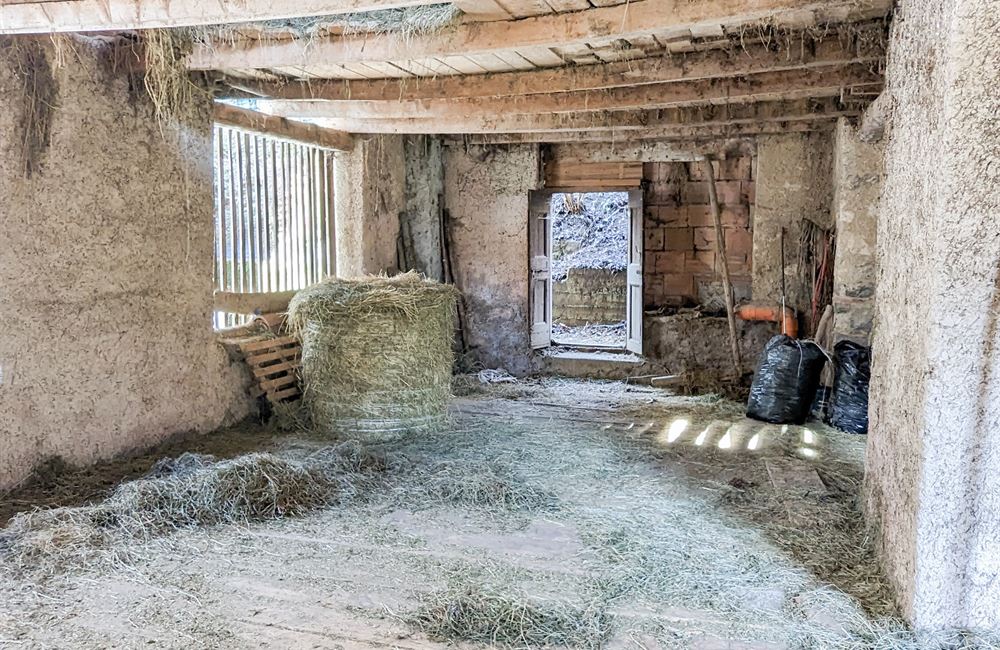 ANTICO FIENILE DA RISTRUTTURARE A LOCCA - Vendita Fienile Ledro (fraz. Locca) Valle di Ledro