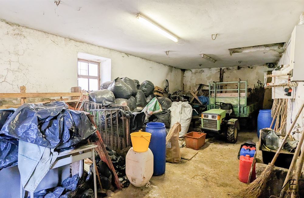 ANTICO FIENILE DA RISTRUTTURARE A LOCCA - Vendita Fienile Ledro (fraz. Locca) Valle di Ledro