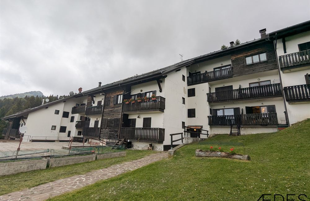 TRILOCALE CON BALCONE E CANTINA NEL CUORE DELLA NATURA DI TREMALZO - Vendita Appartamento trilocale Ledro (loc. Tremalzo) Valle di Ledro