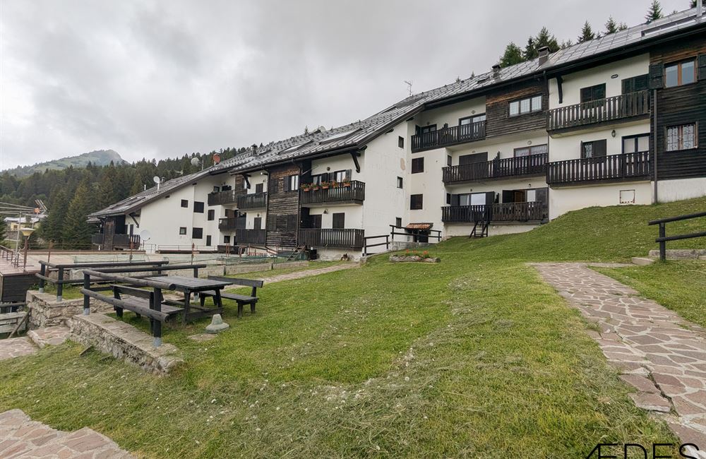 TRILOCALE CON BALCONE E CANTINA NEL CUORE DELLA NATURA DI TREMALZO - Vendita Appartamento trilocale Ledro (loc. Tremalzo) Valle di Ledro
