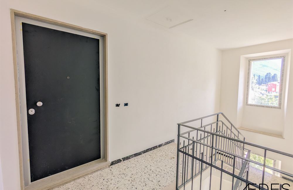 APPARTAMENTO QUADRILOCALE AD ARCO CON BALCONI, GARAGE E CANTINE - Vendita Appartamento quadrilocale Arco Lago di Garda