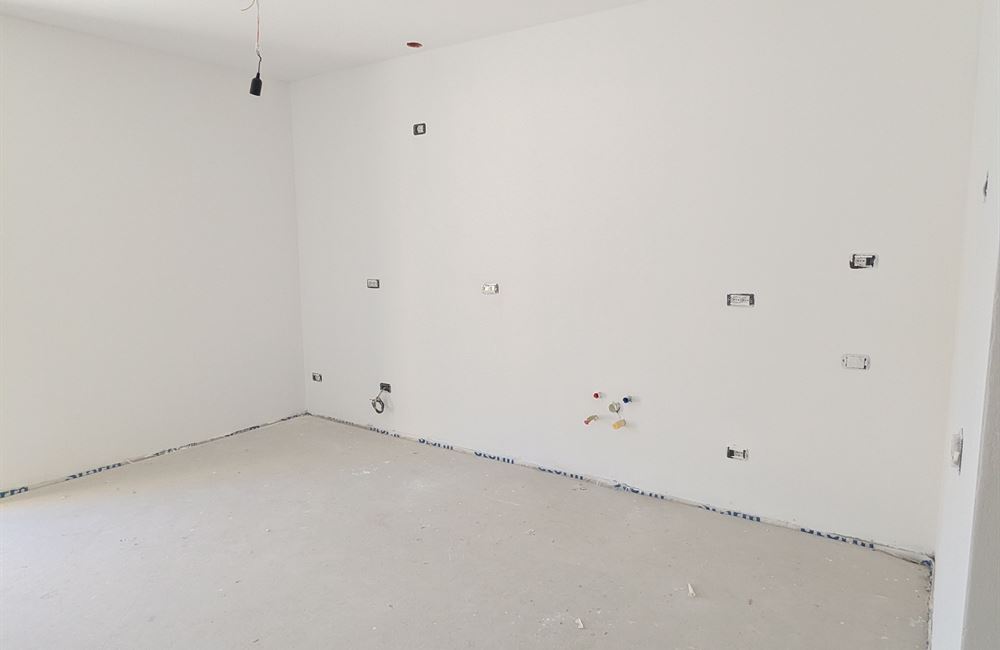 APPARTAMENTO QUADRILOCALE AD ARCO CON BALCONI, GARAGE E CANTINE - Vendita Appartamento quadrilocale Arco Lago di Garda