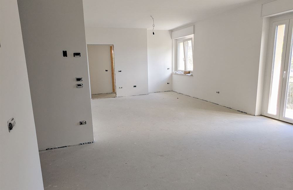 APPARTAMENTO QUADRILOCALE AD ARCO CON BALCONI, GARAGE E CANTINE - Vendita Appartamento quadrilocale Arco Lago di Garda