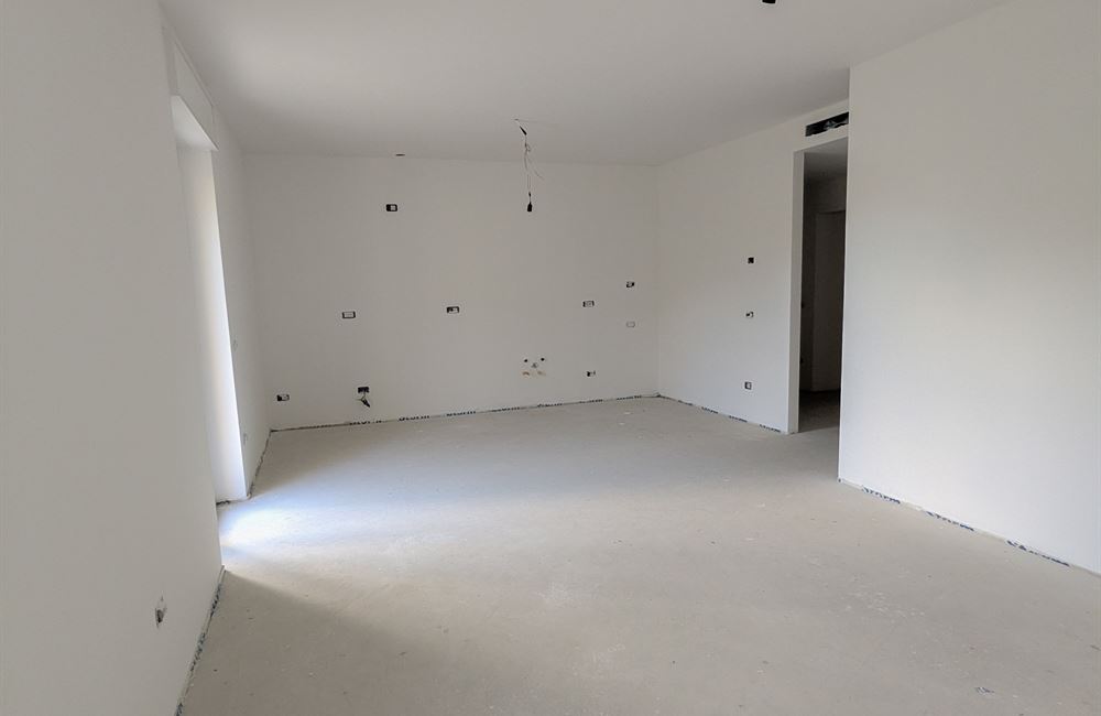APPARTAMENTO QUADRILOCALE AD ARCO CON BALCONI, GARAGE E CANTINE - Vendita Appartamento quadrilocale Arco Lago di Garda