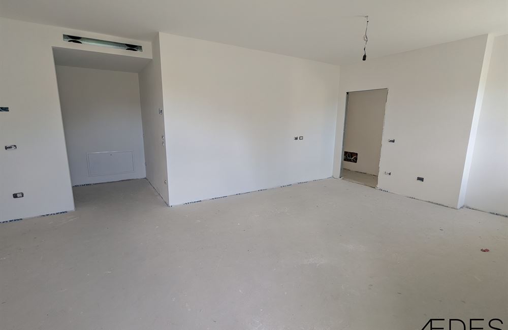 APPARTAMENTO QUADRILOCALE AD ARCO CON BALCONI, GARAGE E CANTINE - Vendita Appartamento quadrilocale Arco Lago di Garda
