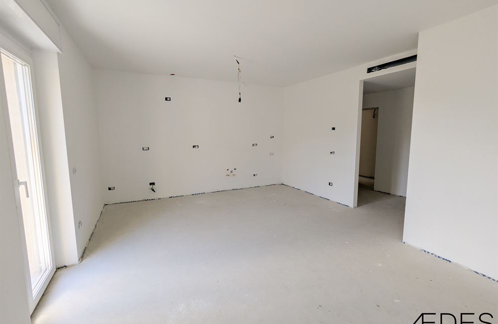 APPARTAMENTO QUADRILOCALE AD ARCO CON BALCONI, GARAGE E CANTINE - Vendita Appartamento quadrilocale Arco Lago di Garda