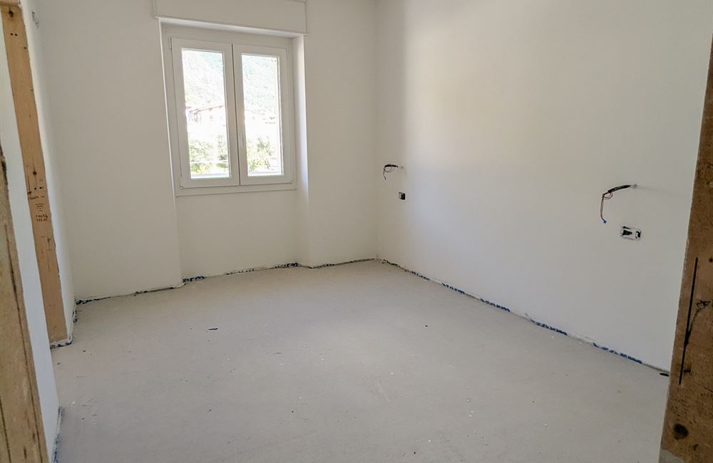 APPARTAMENTO QUADRILOCALE AD ARCO CON BALCONI, GARAGE E CANTINE - Vendita Appartamento quadrilocale Arco Lago di Garda