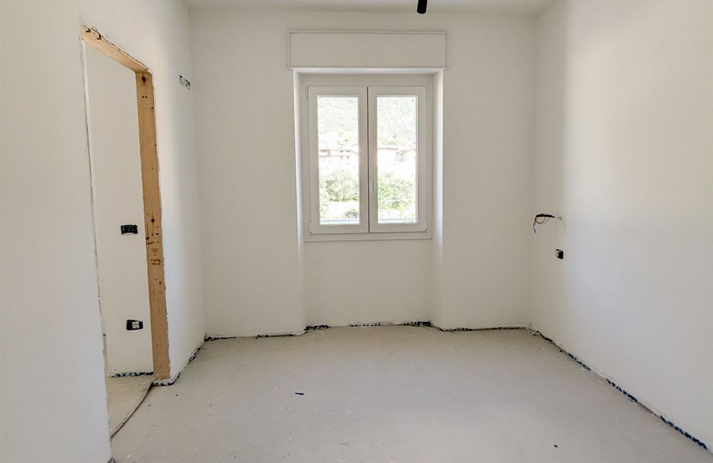 APPARTAMENTO QUADRILOCALE AD ARCO CON BALCONI, GARAGE E CANTINE - Vendita Appartamento quadrilocale Arco Lago di Garda