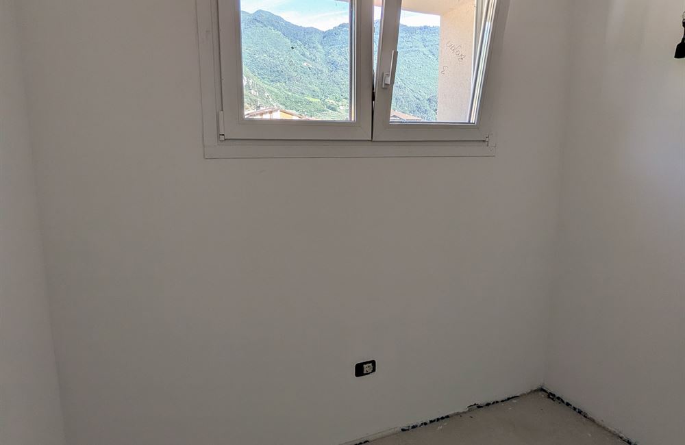 APPARTAMENTO QUADRILOCALE AD ARCO CON BALCONI, GARAGE E CANTINE - Vendita Appartamento quadrilocale Arco Lago di Garda
