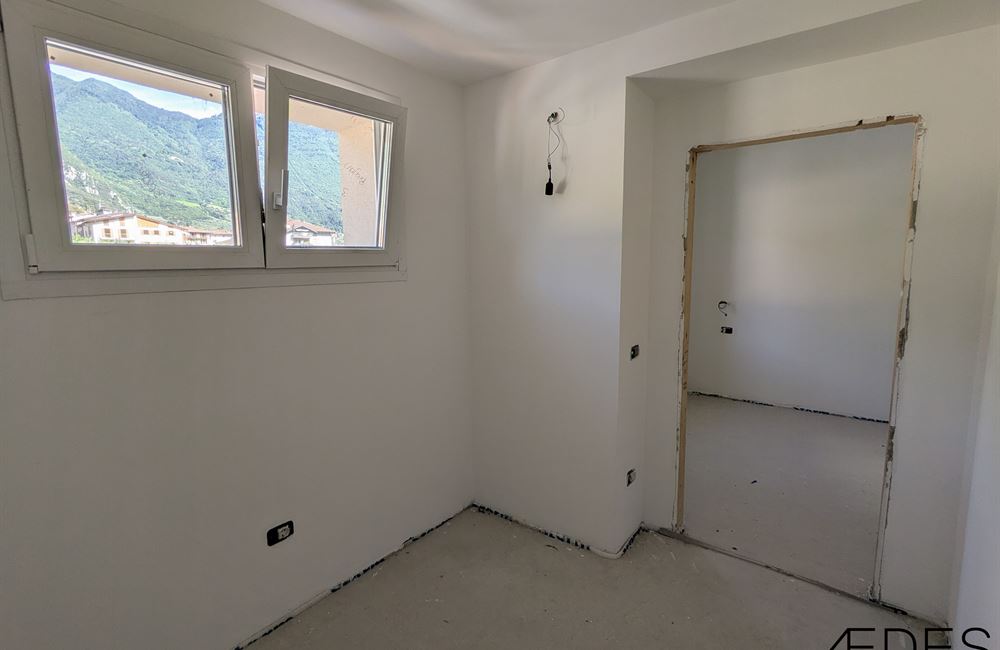 APPARTAMENTO QUADRILOCALE AD ARCO CON BALCONI, GARAGE E CANTINE - Vendita Appartamento quadrilocale Arco Lago di Garda