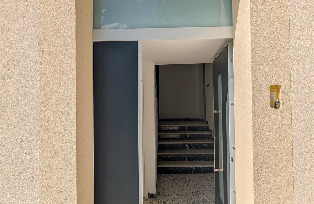 APPARTAMENTO QUADRILOCALE AD ARCO CON BALCONI, GARAGE E CANTINE - Vendita Appartamento quadrilocale Arco Lago di Garda