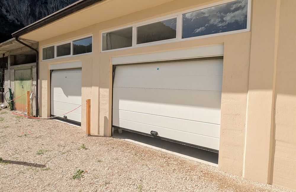 APPARTAMENTO QUADRILOCALE AD ARCO CON BALCONI, GARAGE E CANTINE - Vendita Appartamento quadrilocale Arco Lago di Garda