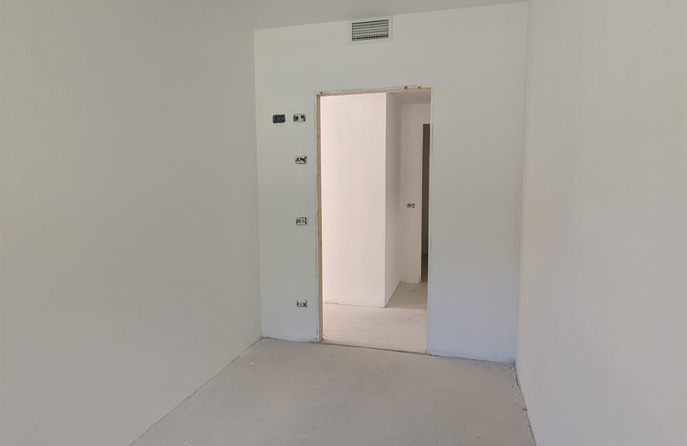  APPARTAMENTO TRILOCALE AD ARCO CON CORTILE, CANTINA E POSTI AUTO - Vendita Appartamento trilocale Arco Lago di Garda