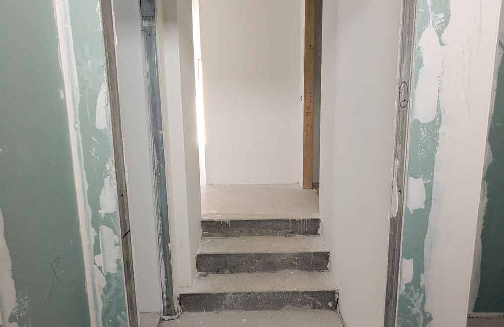  APPARTAMENTO TRILOCALE AD ARCO CON CORTILE, CANTINA E POSTI AUTO - Vendita Appartamento trilocale Arco Lago di Garda
