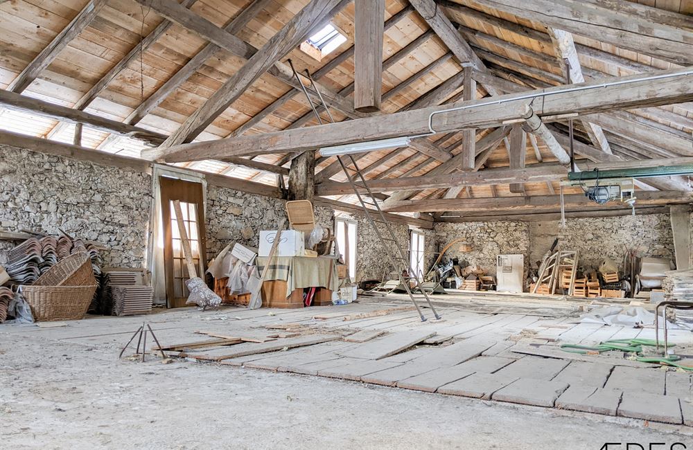 AMPIO SOTTOTETTO DA RISTRUTTURARE - Vendita Appartamento Ledro (fraz. Locca) Valle di Ledro