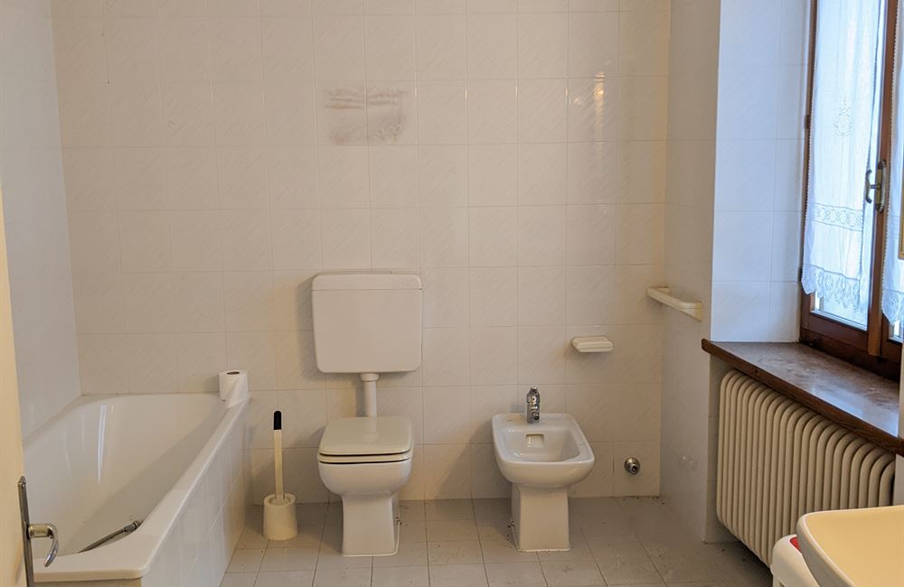 AMPIO APPARTAMENTO CON QUATTRO CAMERE DA LETTO - Vendita Appartamento Ledro (fraz. Locca) Valle di Ledro