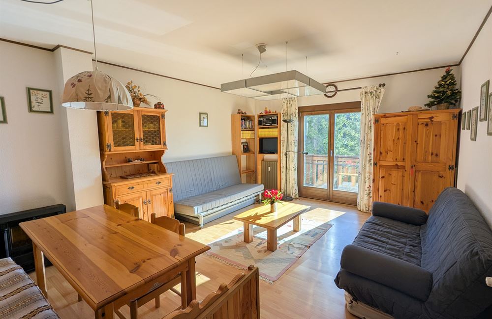 MONOLOCALE CON BALCONE E CANTINA